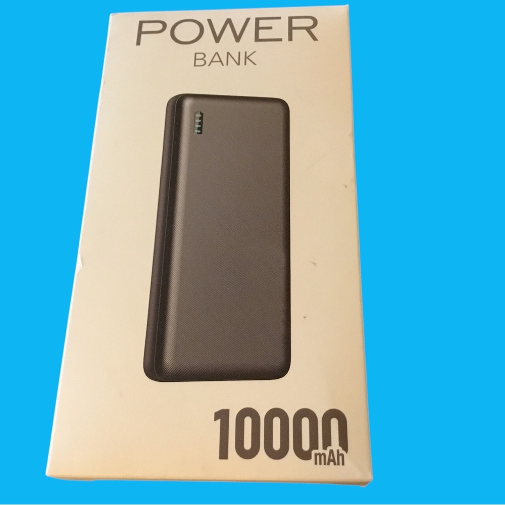 10000mAh Black Power Bank - Portable Charger. NEW IN BOX!